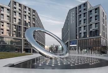 仿古连廊现身古镇景区，助力文旅产业发展