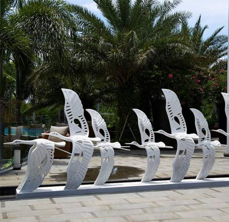 玻璃钢飞鸟造型雕塑