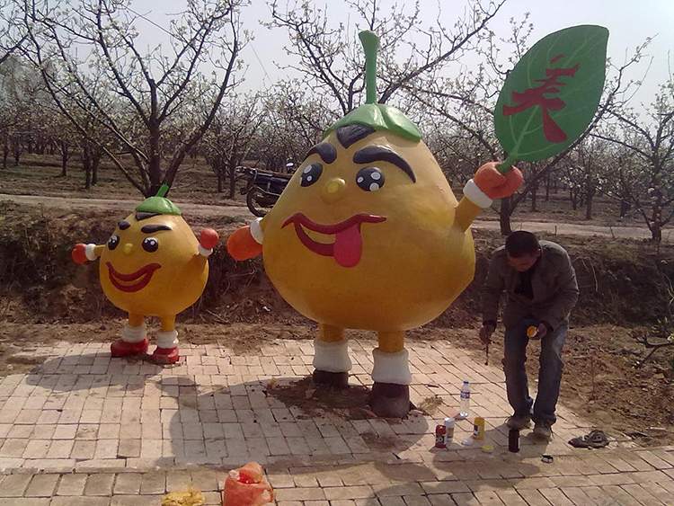 玻璃钢喷漆卡通雕塑