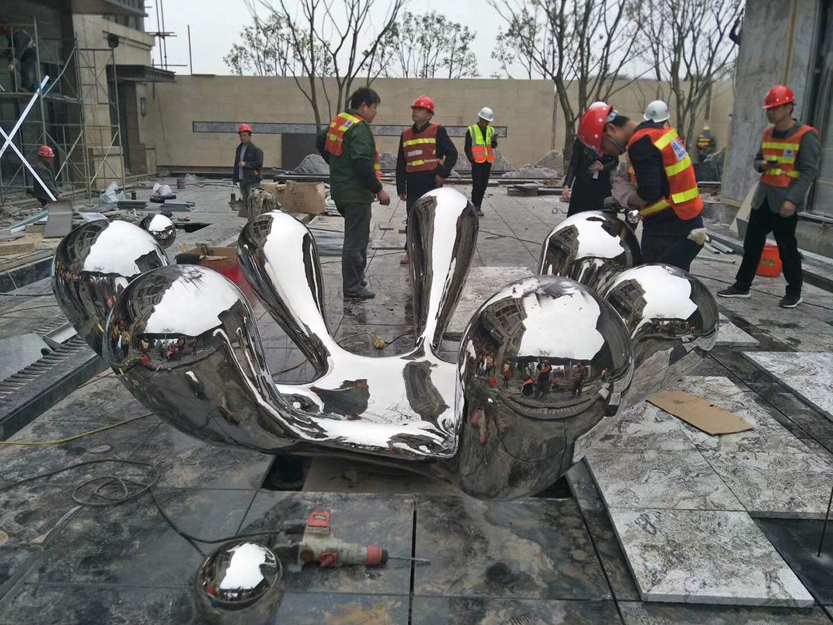 铸造不锈钢雕塑