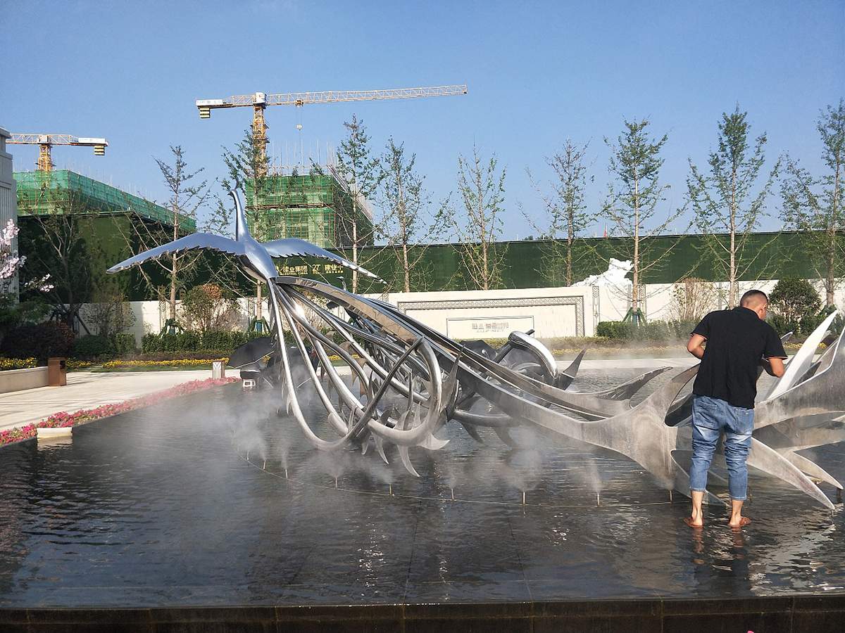 镜面不锈钢凤凰雕塑