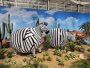 斑马鳄鱼长颈鹿玻璃钢雕塑摆件