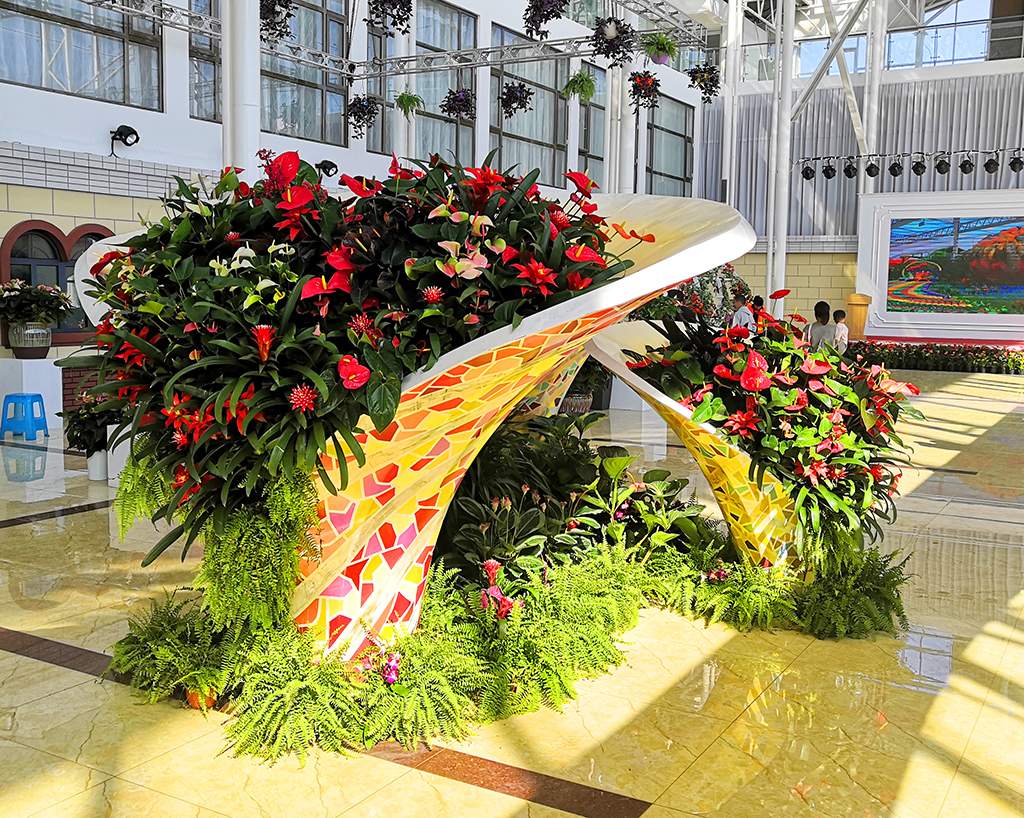 红掌花瓣彩绘金属雕塑造型