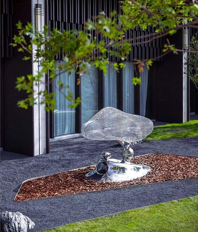 丝网云镜面不锈钢雕塑