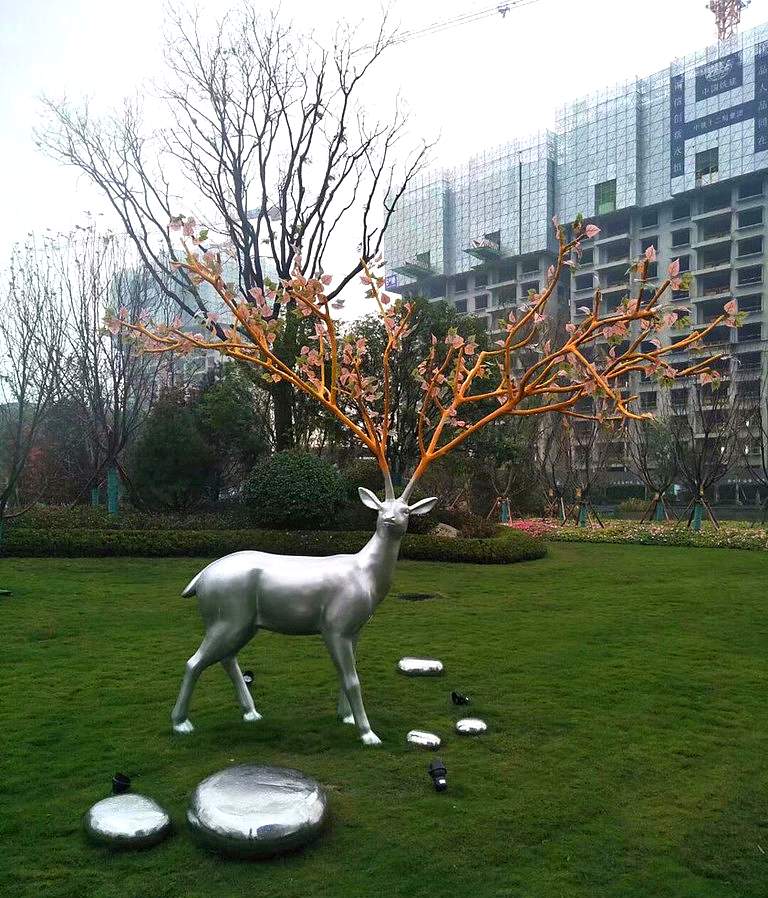 鹿角生花小区不锈钢雕塑动物造型