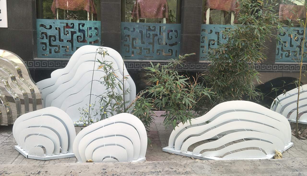 云朵金属雕塑造型