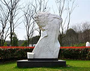 向往抽象人物雕塑