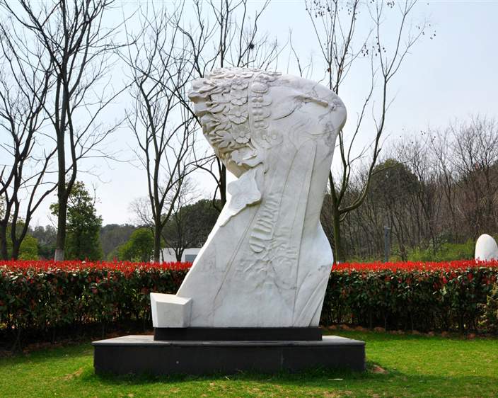 向往抽象人物雕塑