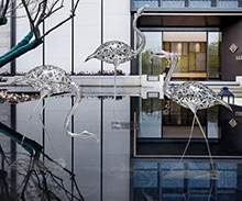 户外园林不锈钢镂空火烈鸟仙鹤雕塑酒店庭院水池景观草坪