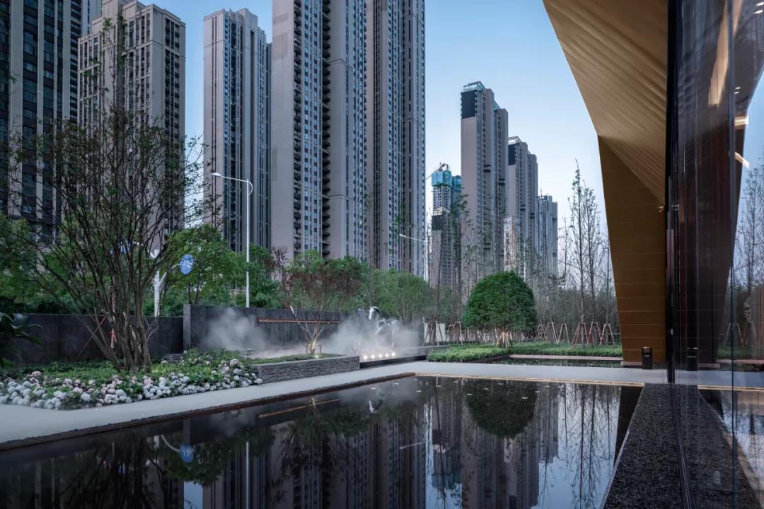 马匹抽象雕塑造型