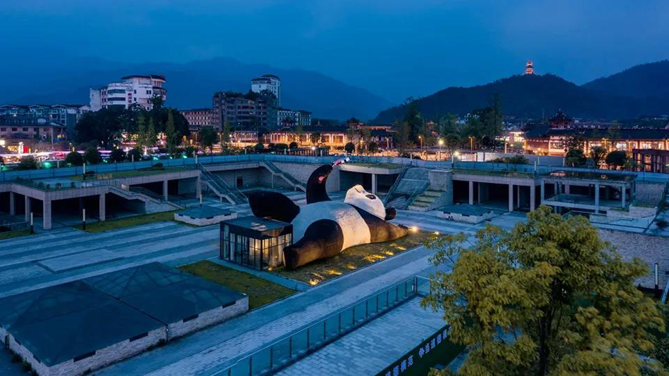 大熊猫广场雕塑