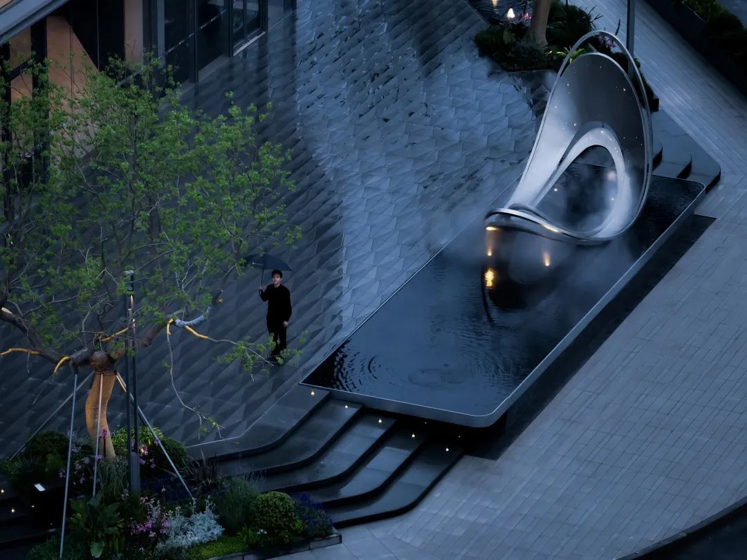 酒店不锈钢雕塑造型